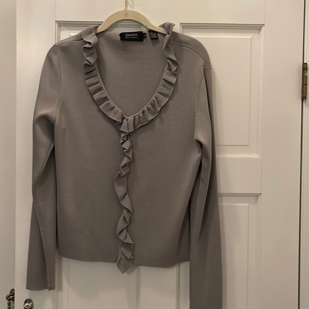 Vintage Dana Buchman 100% silk sweater with ruffle neck